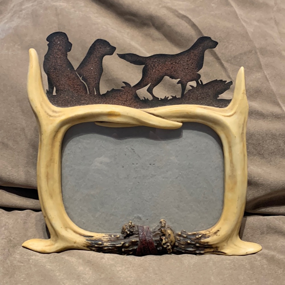 RUSTIC ANTLER HUNTING DOG PICTURE FRAME